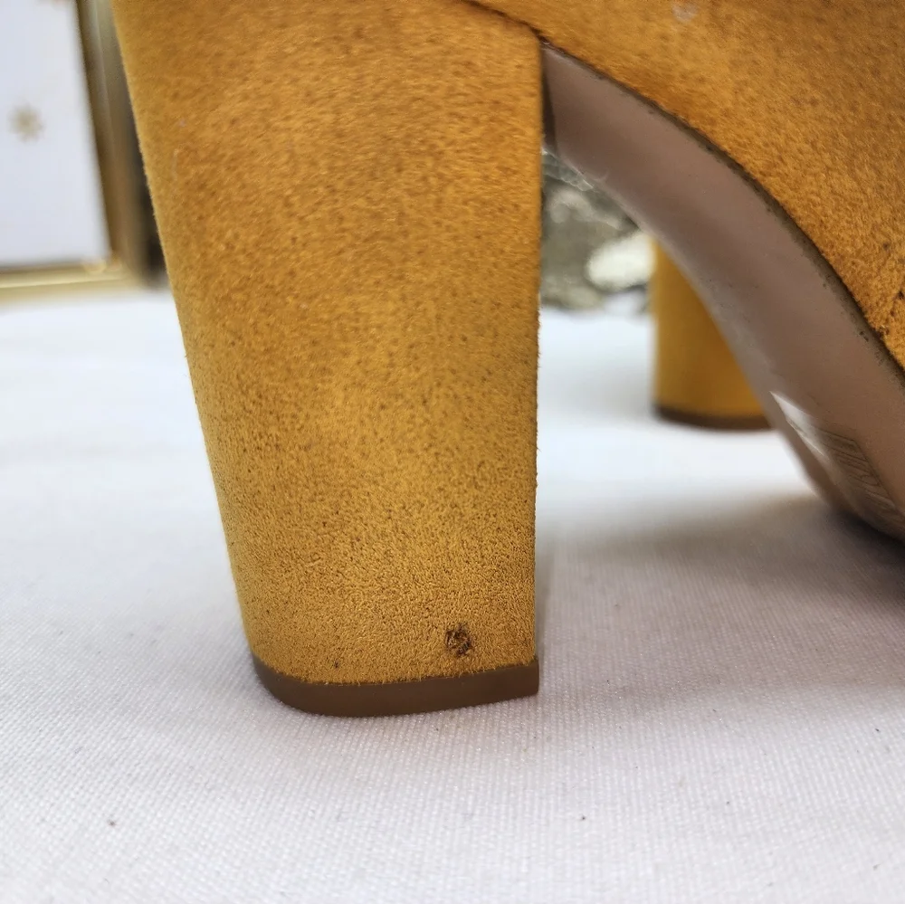 NWOB STEVE MADDEN PIXIE BOOTIE IN MUSTARD SZ 6